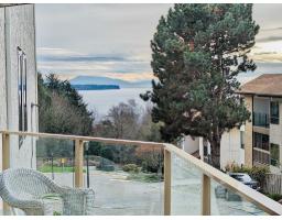 <div class="price">$500,000</div> 519 1350 Vidal Street, White Rock<br><div style="margin-bottom:8px;"><small>Sutton Group-West Coast Realty (Surrey/24)</small></div><div class='bed_bath'>2 Bed | 2 Bath</div>