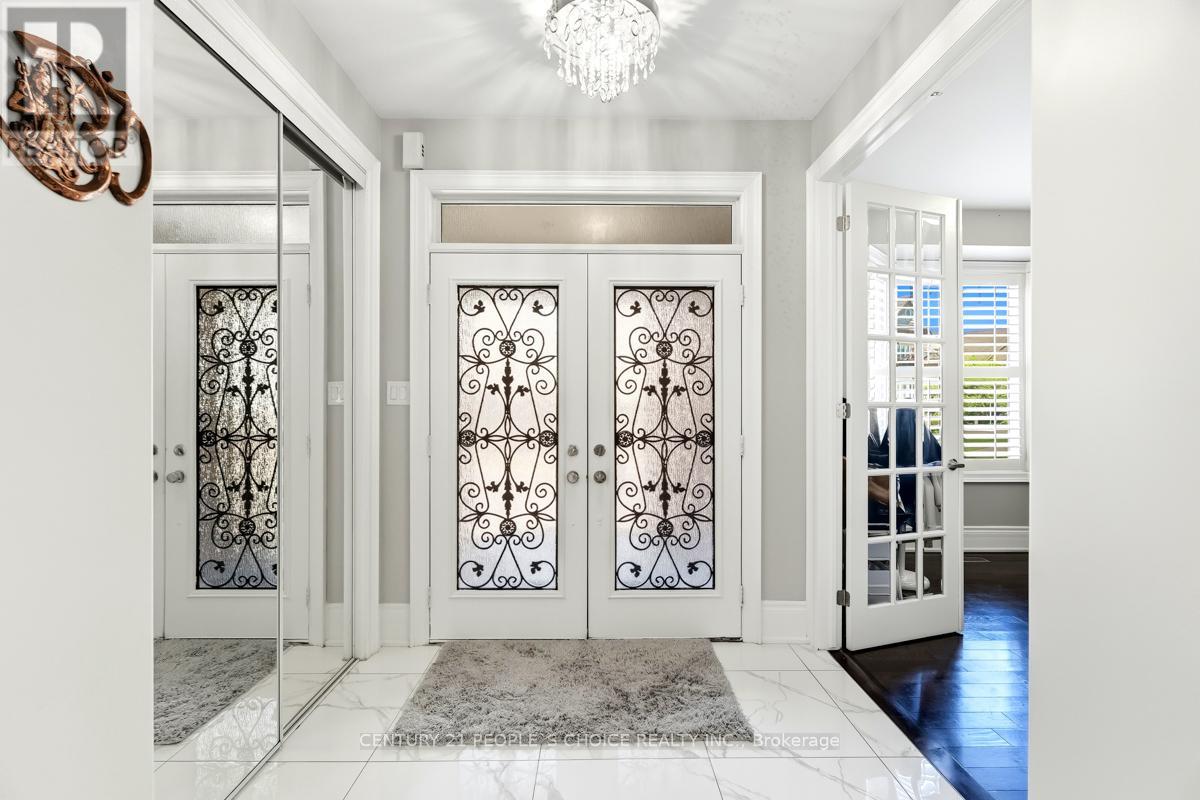 318 Laundon Terrace, Milton, Ontario L9T 7N9 - Photo 3 - W12576712