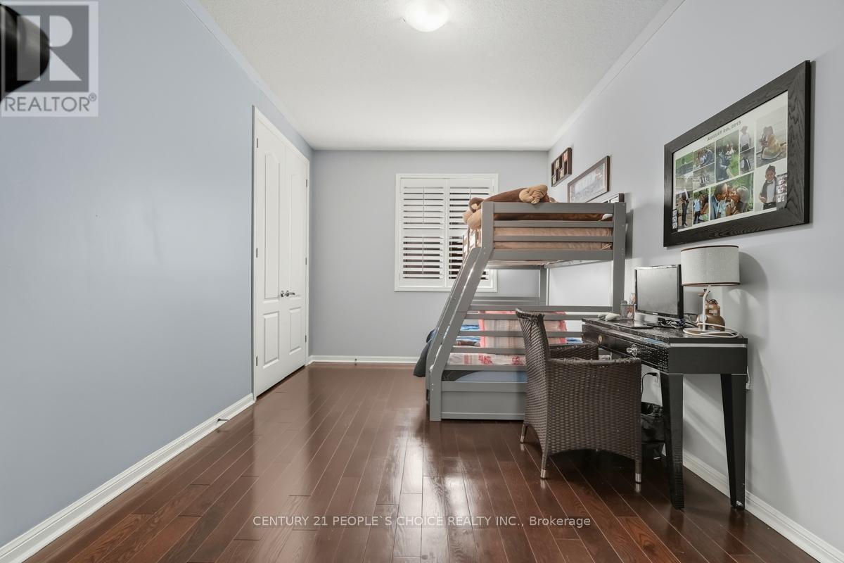 318 Laundon Terrace, Milton, Ontario L9T 7N9 - Photo 23 - W12576712