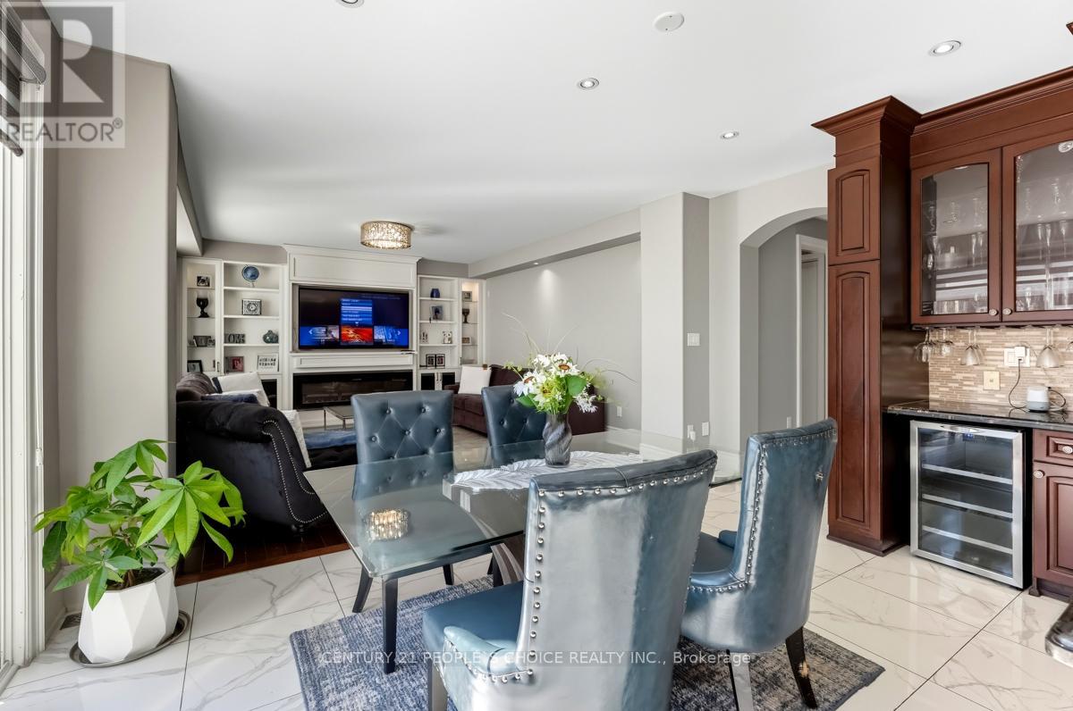 318 Laundon Terrace, Milton, Ontario L9T 7N9 - Photo 9 - W12576712