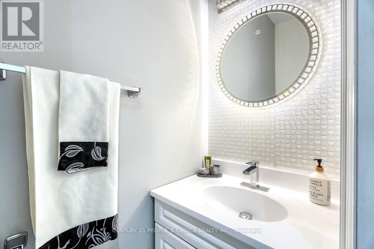 318 Laundon Terrace, Milton, Ontario L9T 7N9 - Photo 17 - W12576712