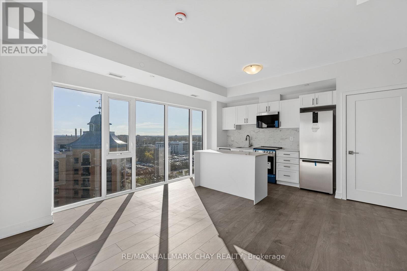 A908 - 715 Davis Drive, Newmarket, Ontario L3Y 0J2 - Photo 3 - N12576528