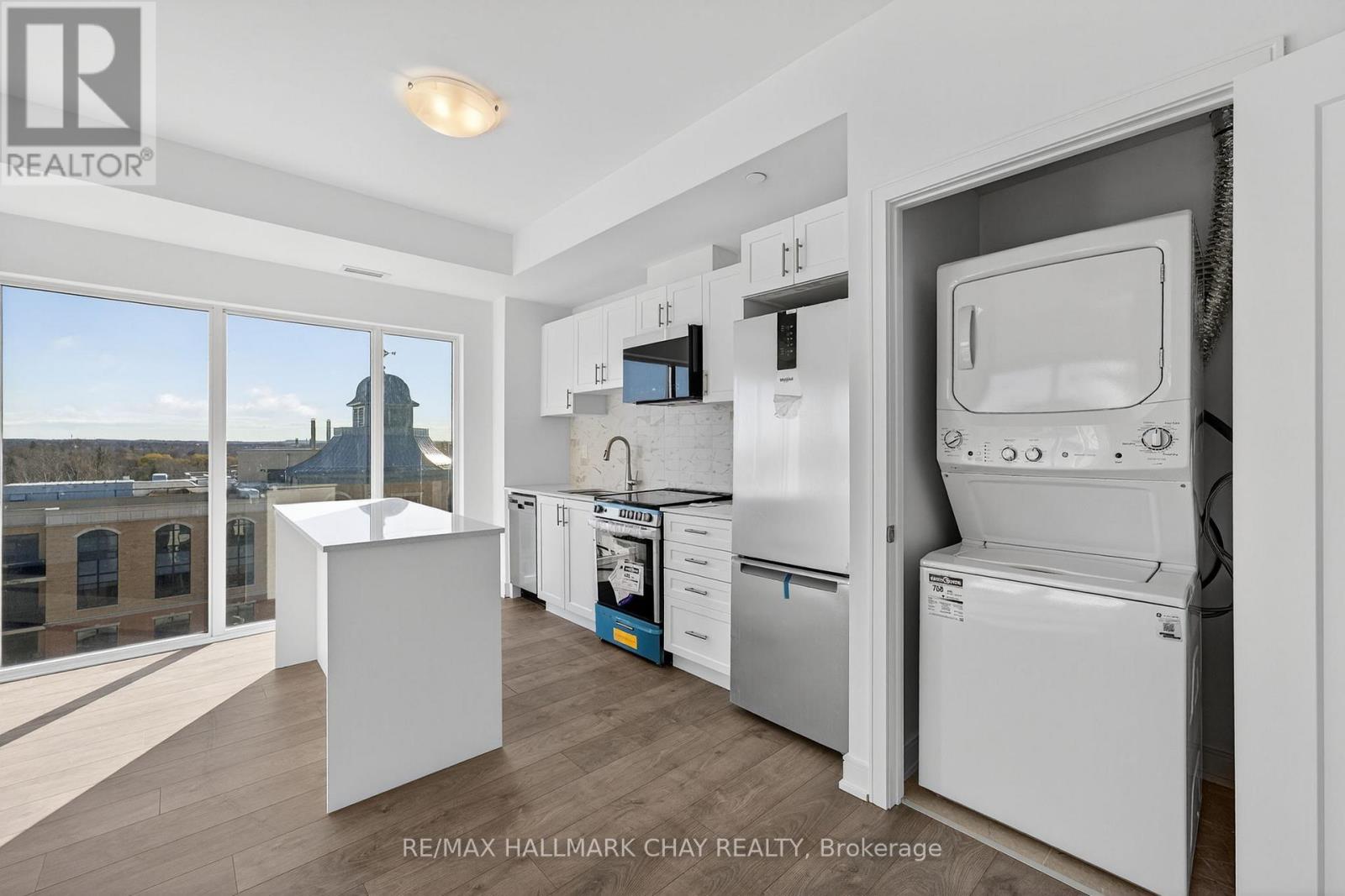 A908 - 715 Davis Drive, Newmarket, Ontario L3Y 0J2 - Photo 6 - N12576528