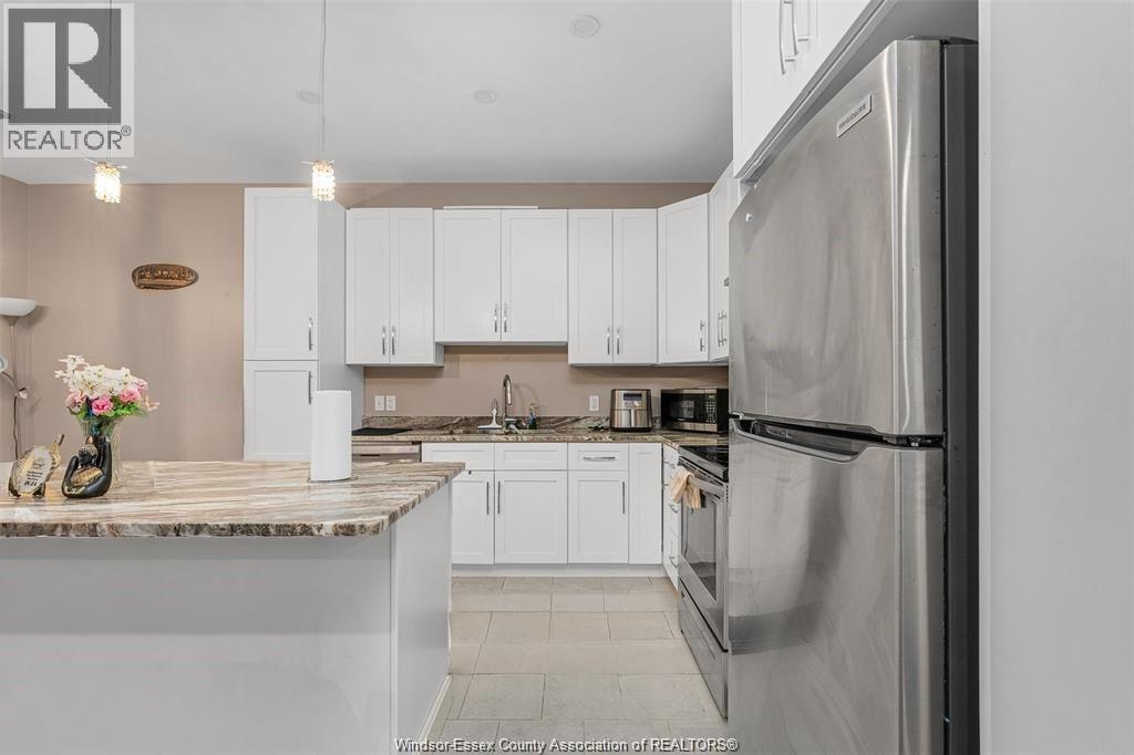 1985 Ethan Court, Windsor, Ontario N8T 1G1 - Photo 9 - 25030615