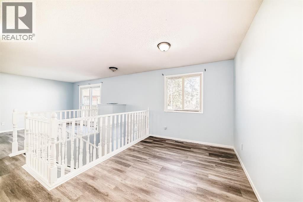 151 F Pinehill Road Ne, Calgary, Alberta  T1Y 2C4 - Photo 4 - A2261887