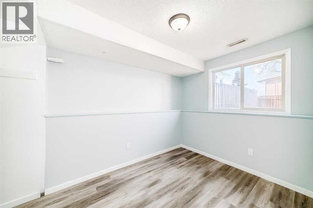 151 F Pinehill Road Ne, Calgary, Alberta  T1Y 2C4 - Photo 13 - A2261887