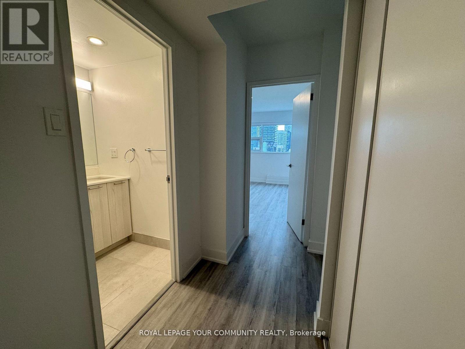 1707 - 191 Sherbourne Street, Toronto, Ontario  M5A 3X1 - Photo 8 - C12576822