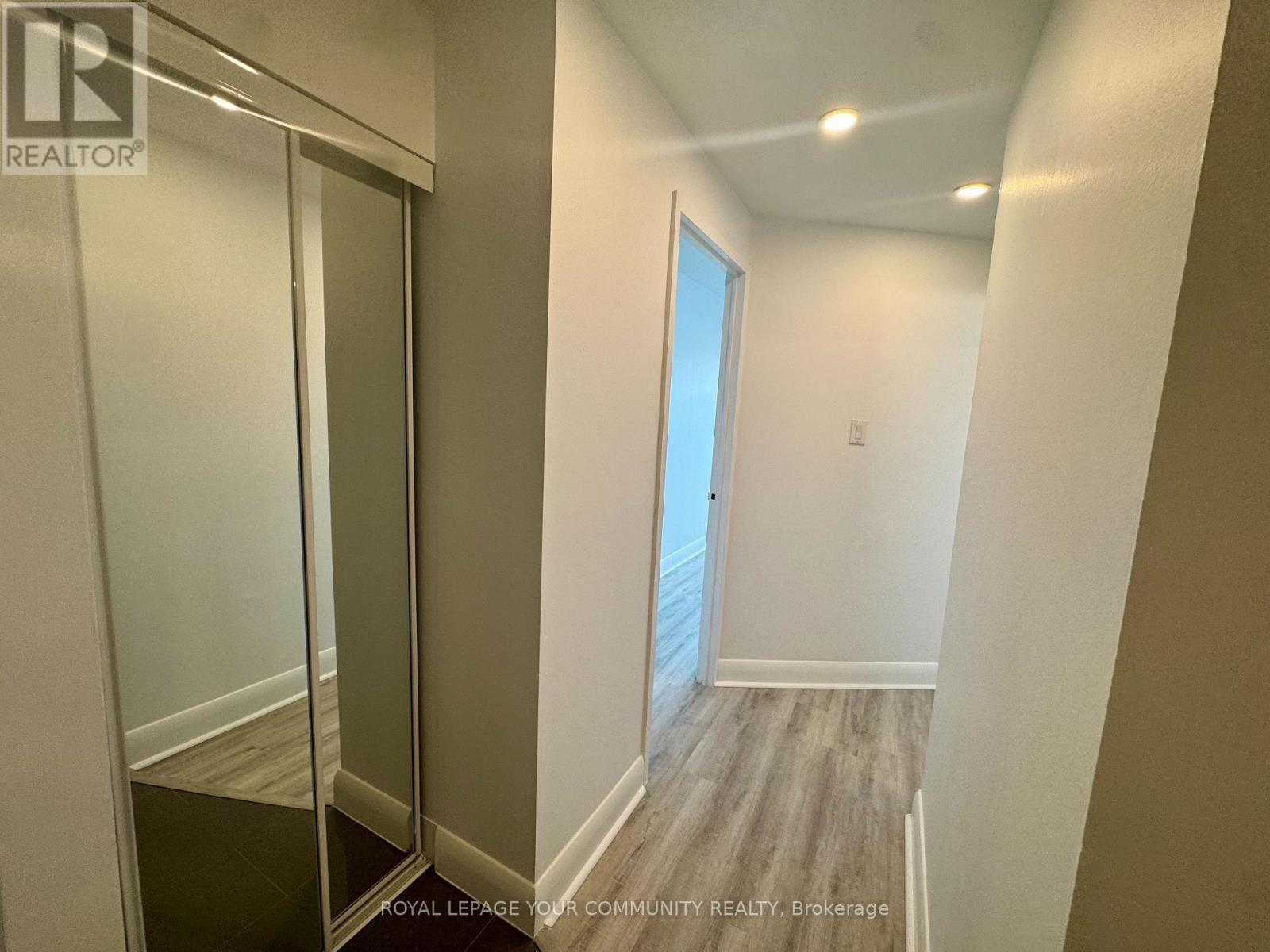 2106 - 201 Sherbourne Street, Toronto, Ontario  M5A 3X1 - Photo 5 - C12576832