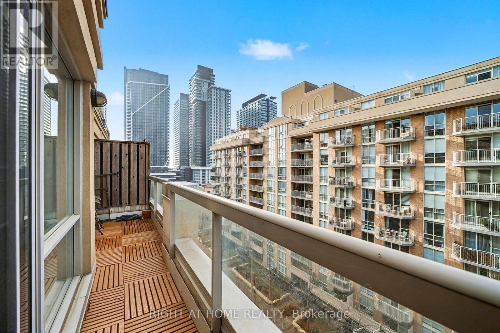 Lph13 - 15 Stafford Street, Toronto, Ontario  M5V 3X6 - Photo 11 - C12576856