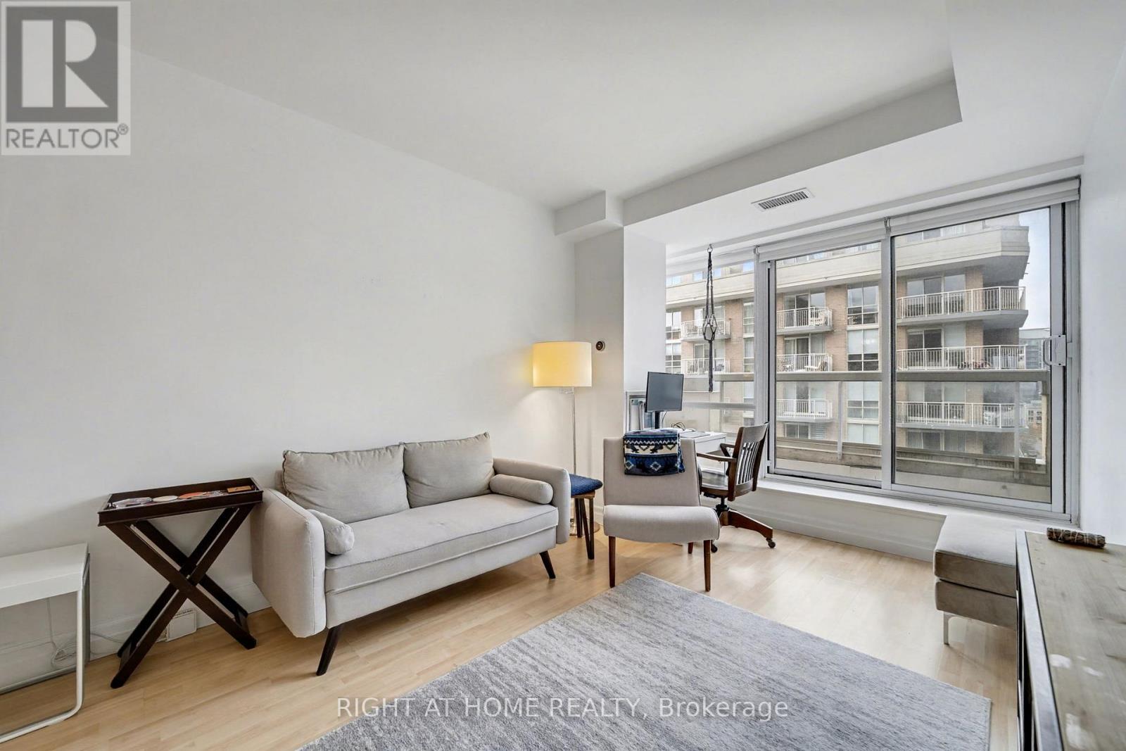 Lph13 - 15 Stafford Street, Toronto, Ontario  M5V 3X6 - Photo 3 - C12576856