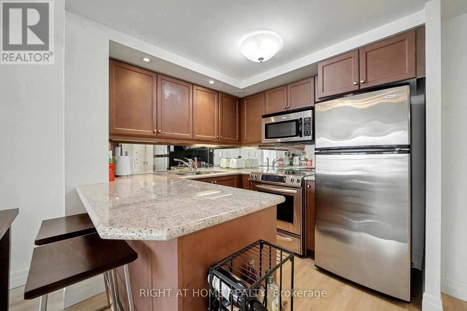 Lph13 - 15 Stafford Street, Toronto, Ontario  M5V 3X6 - Photo 5 - C12576856