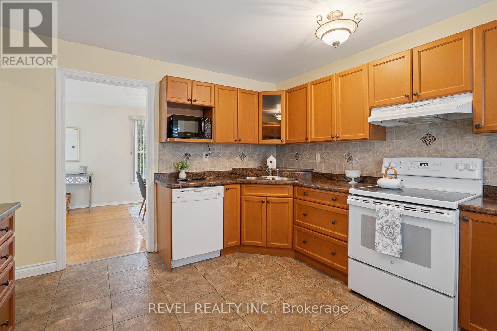 909 Harding Street, Whitby, Ontario L1N 1Y6 - Photo 15 - E12576248