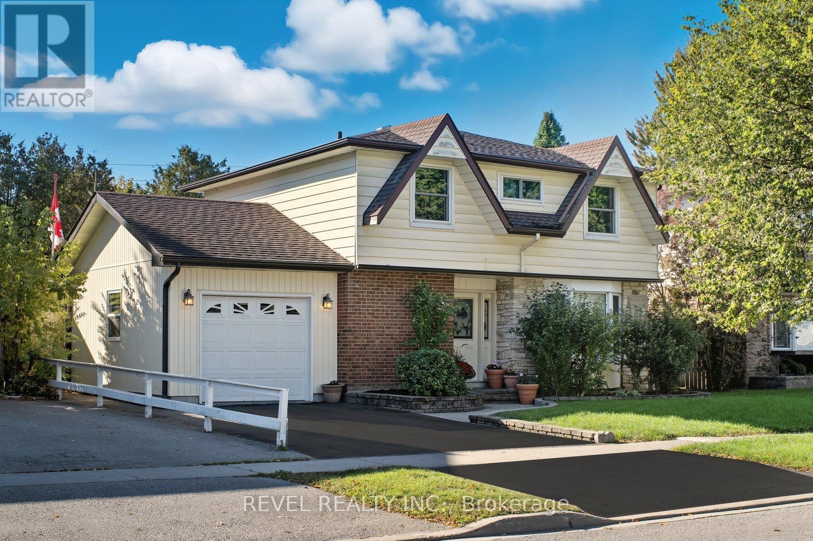 909 Harding Street, Whitby, Ontario L1N 1Y6 - Photo 4 - E12576248