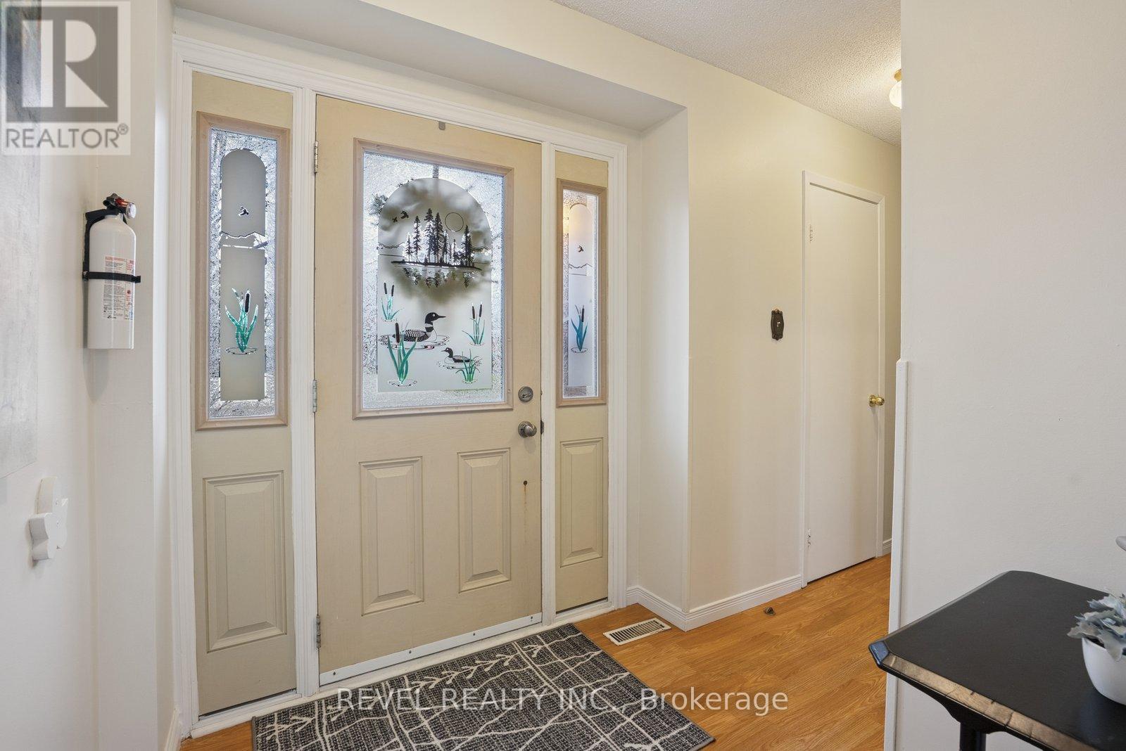 909 Harding Street, Whitby, Ontario L1N 1Y6 - Photo 6 - E12576248