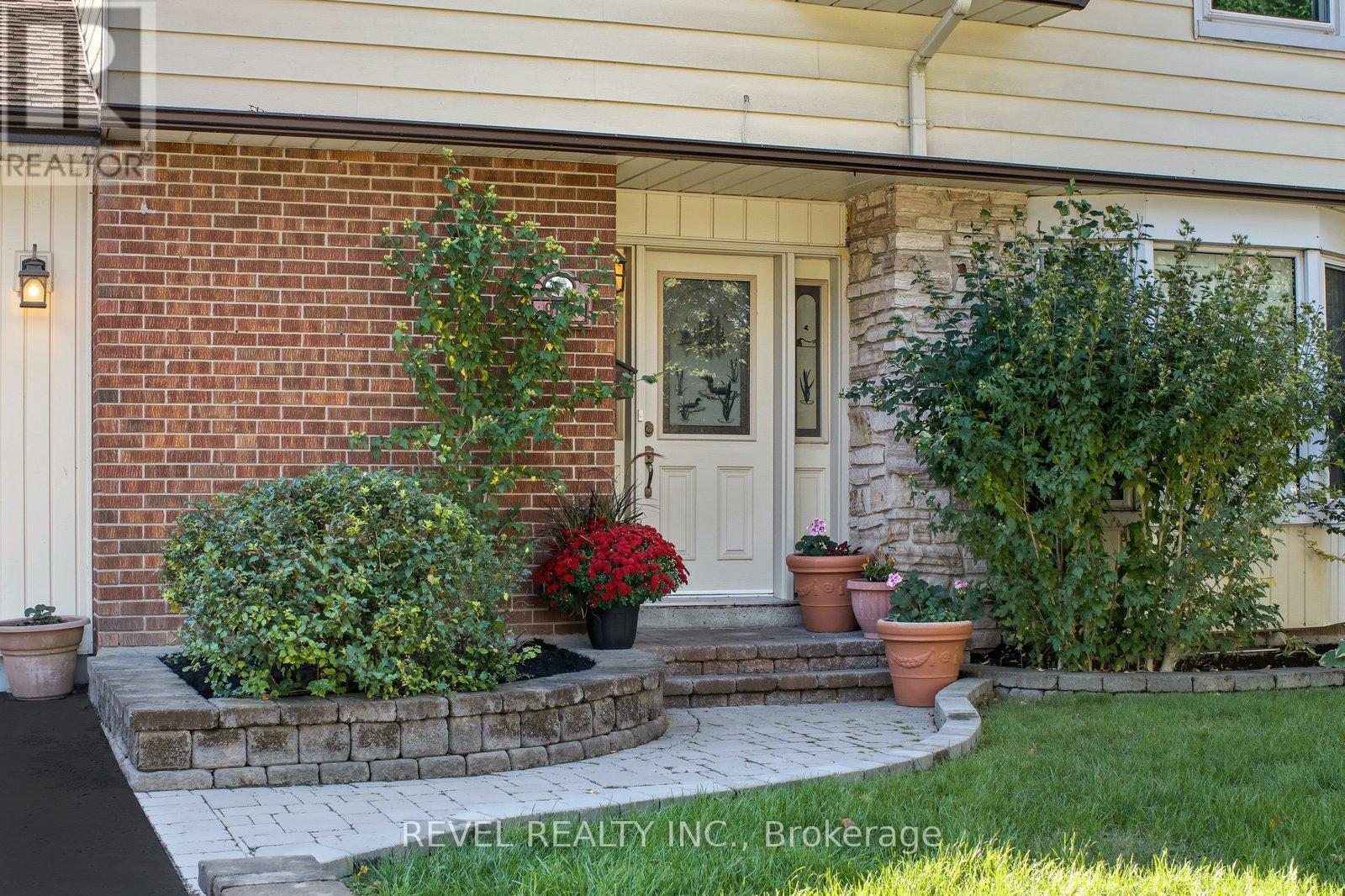 909 Harding Street, Whitby, Ontario L1N 1Y6 - Photo 5 - E12576248