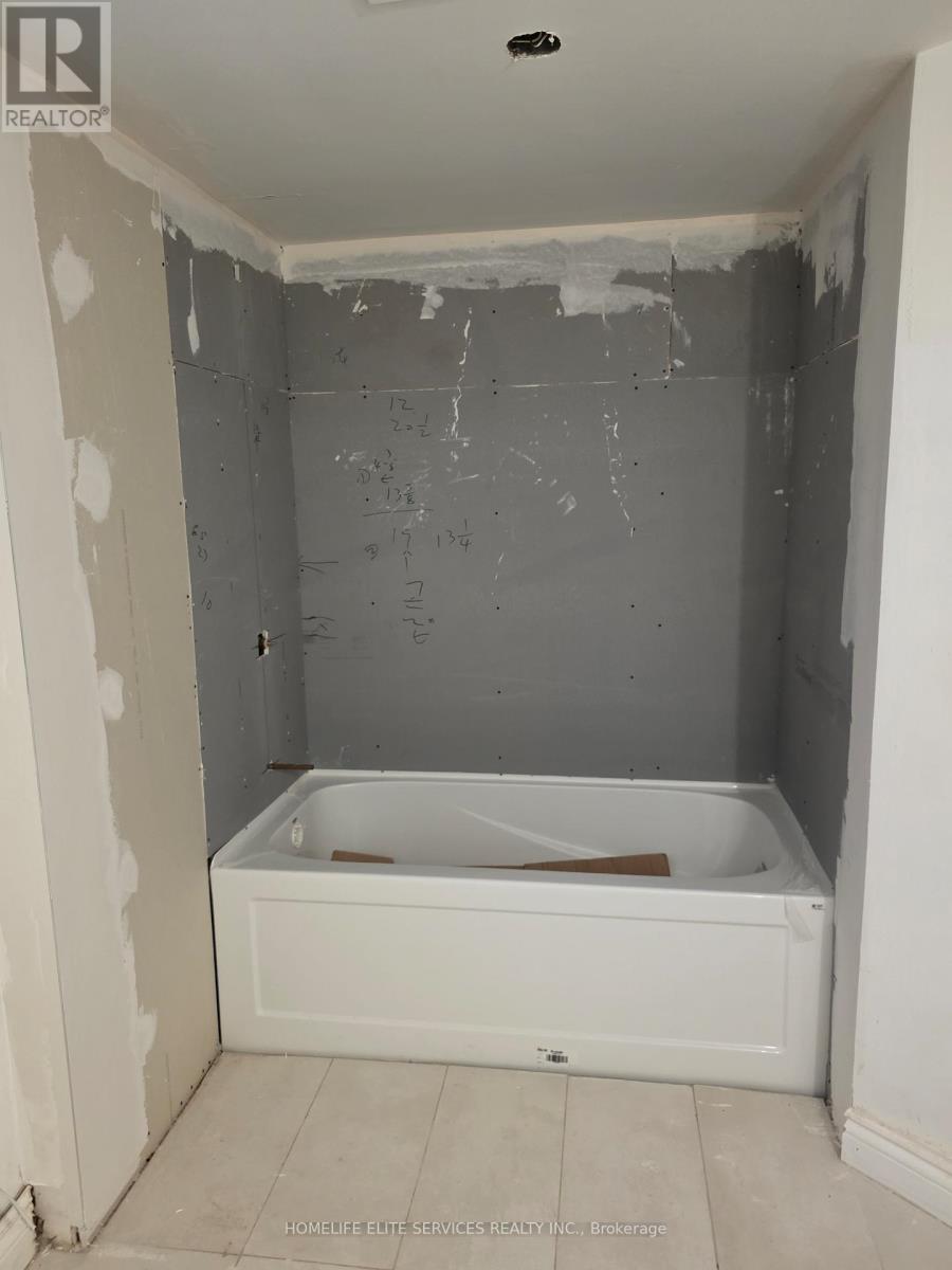 127 Budea Crescent, Toronto, Ontario  M1R 4W2 - Photo 11 - E12576812