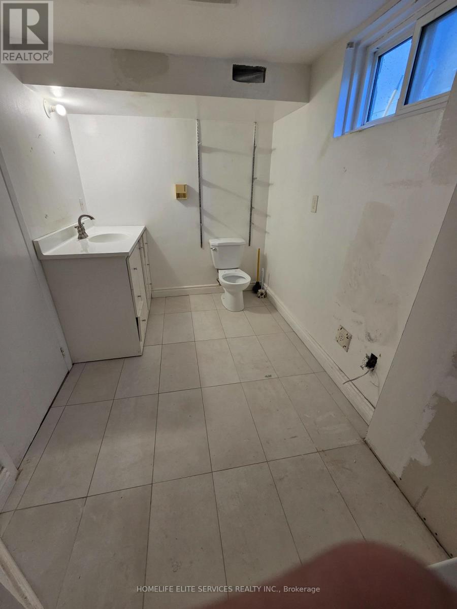 127 Budea Crescent, Toronto, Ontario  M1R 4W2 - Photo 12 - E12576812