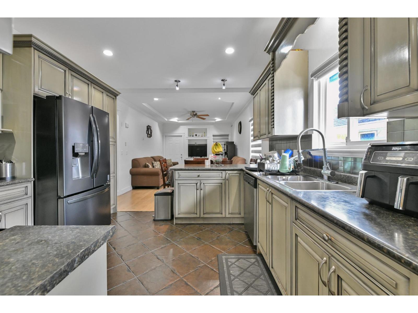 3490 Thurston Place, Abbotsford, British Columbia  V2T 6Z3 - Photo 12 - R3069905