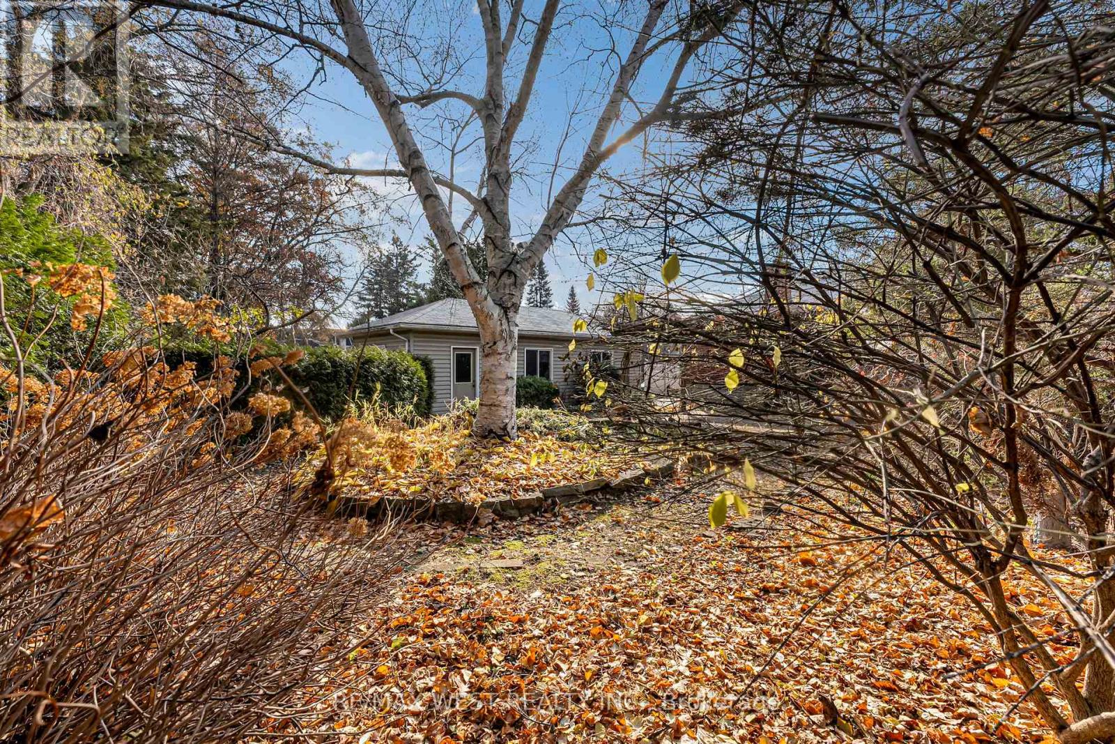 1361 Kenmuir Avenue, Mississauga, Ontario  L5G 4B3 - Photo 8 - W12576816