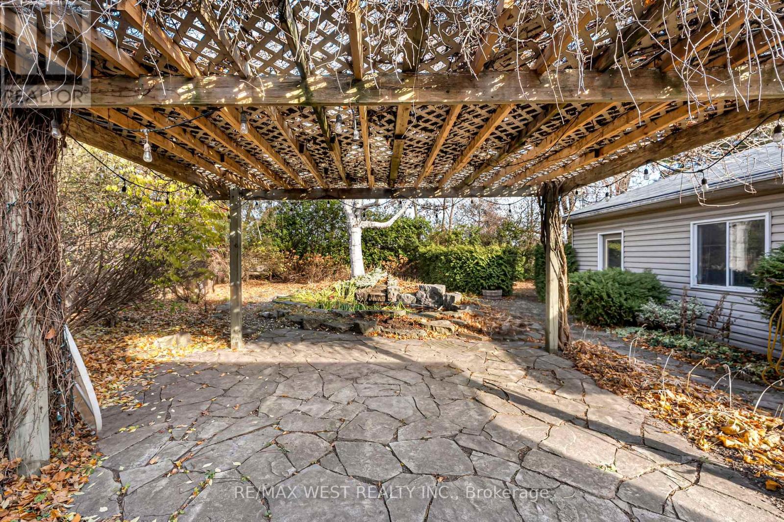 1361 Kenmuir Avenue, Mississauga, Ontario  L5G 4B3 - Photo 9 - W12576816