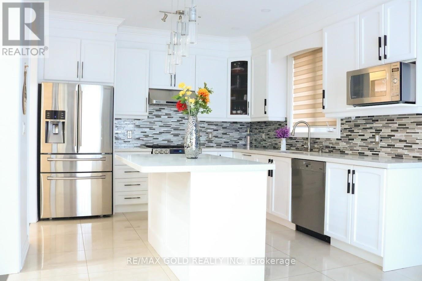 21 Parity Road, Brampton, Ontario  L6X 0Z3 - Photo 7 - W12576850