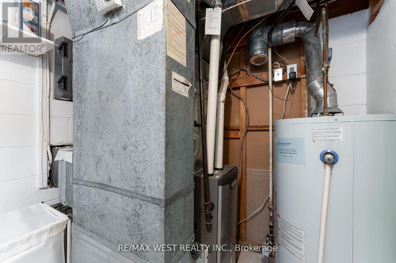 11 Farley Crescent, Toronto, Ontario  M9R 2A5 - Photo 30 - W12576852