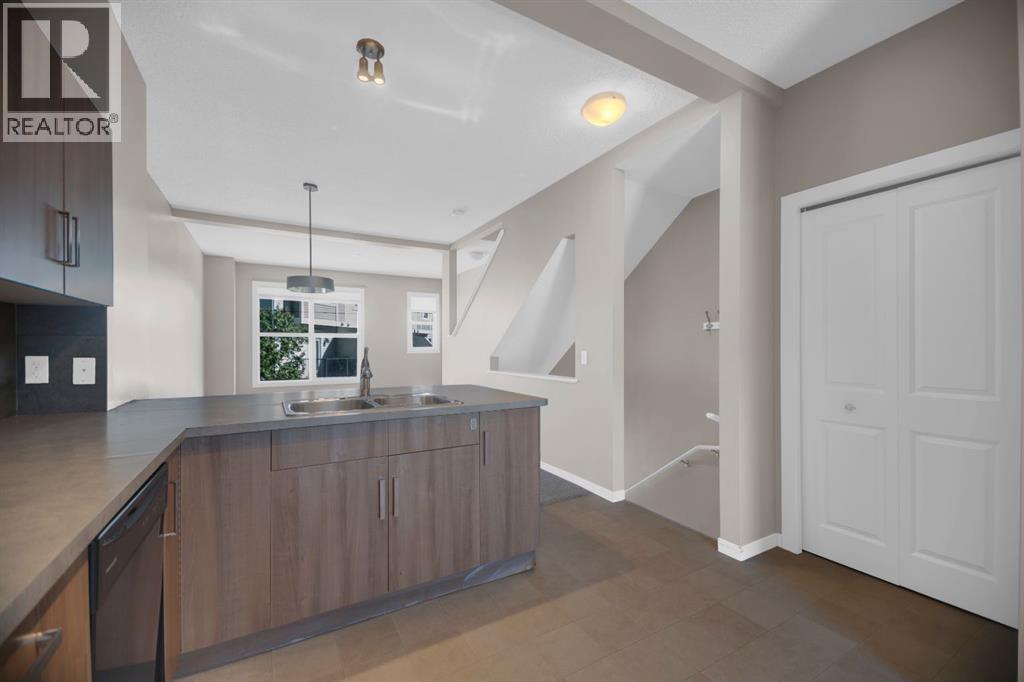 136 New Brighton Point Se, Calgary, Alberta  T2Z 1B7 - Photo 11 - A2260559