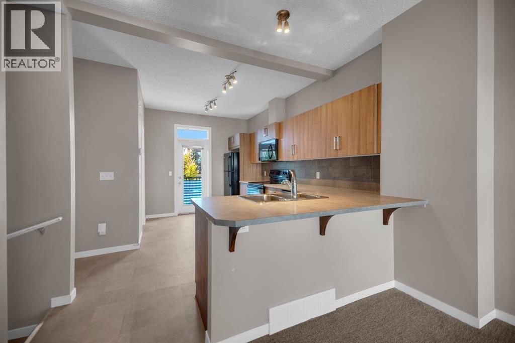 136 New Brighton Point Se, Calgary, Alberta  T2Z 1B7 - Photo 4 - A2260559