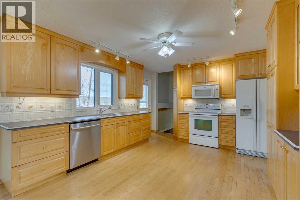 4 Lake Huron Place Se, Calgary, Alberta  T2J 5H9 - Photo 13 - A2270662