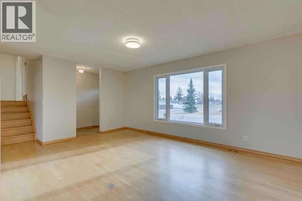 4 Lake Huron Place Se, Calgary, Alberta  T2J 5H9 - Photo 7 - A2270662