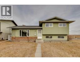 4 Lake Huron Place SE Bonavista Downs