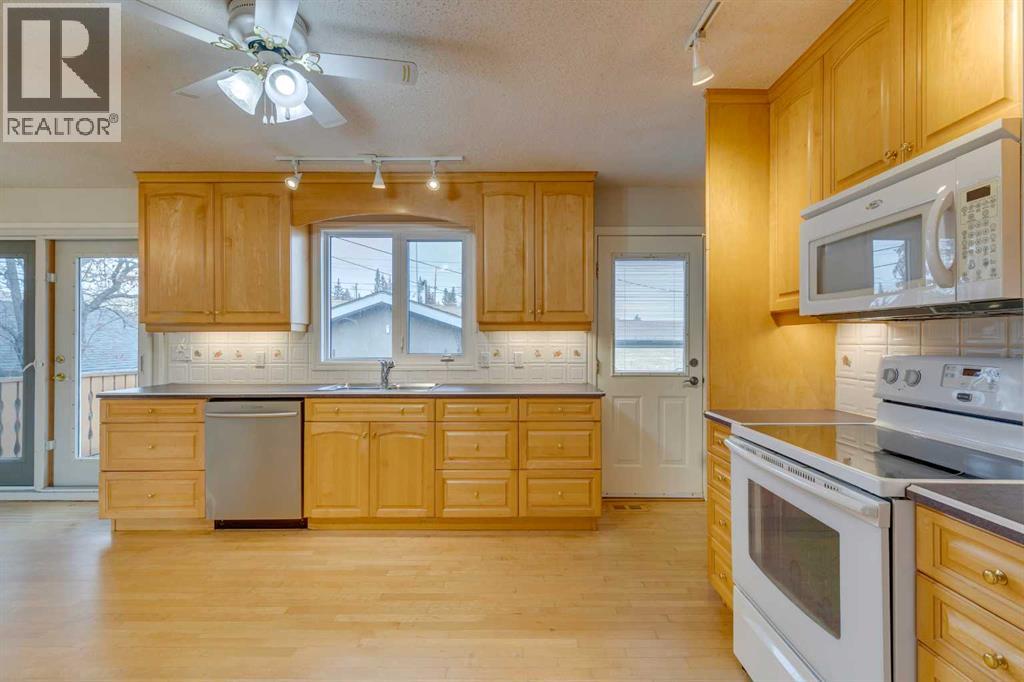 4 Lake Huron Place Se, Calgary, Alberta  T2J 5H9 - Photo 15 - A2270662