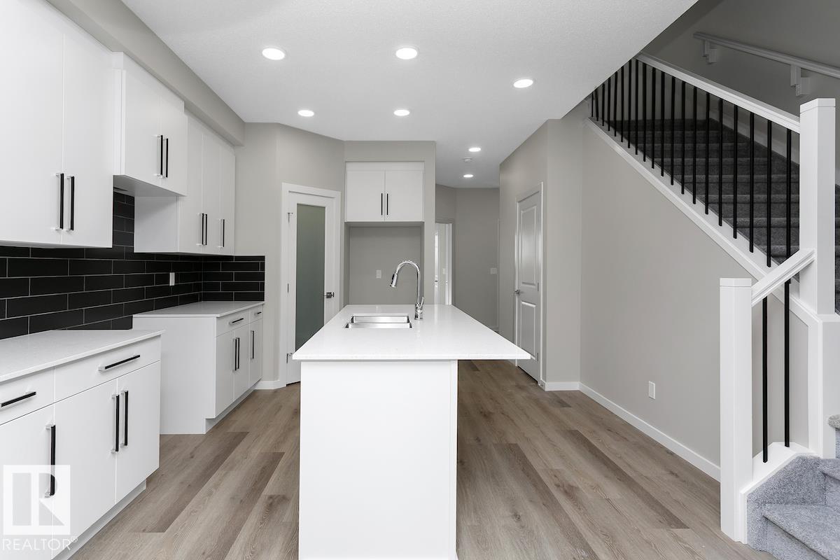 4305 Kinglet Dr Nw, Edmonton, Alberta  T5S 0W6 - Photo 2 - E4461064