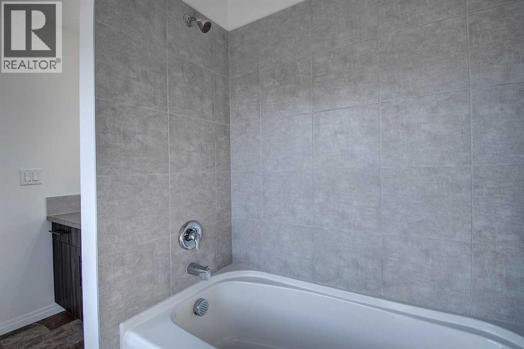 221 Hillcrest Gardens Sw, Airdrie, Alberta  T4B 4J2 - Photo 25 - A2258738