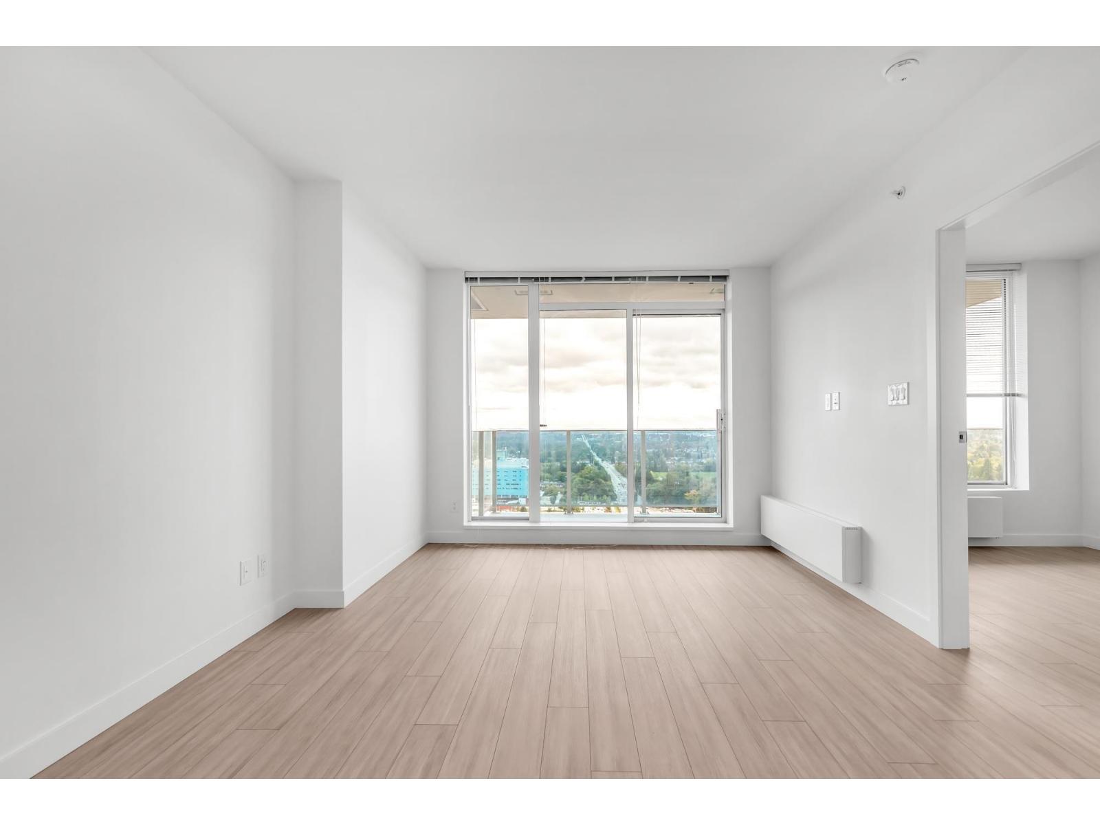 2702 13615 Fraser Highway, Surrey, British Columbia  V3T 0P7 - Photo 2 - R3069816