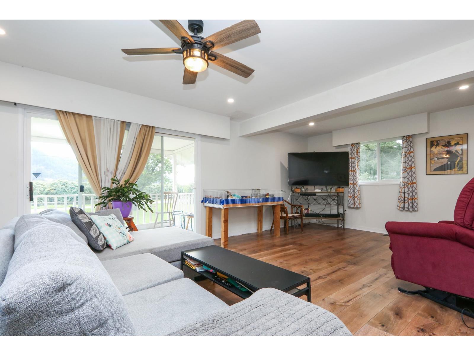 36113 Page Road, Abbotsford, British Columbia  V3G 1P3 - Photo 7 - R3069889