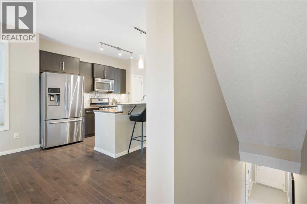 420 Ascot Circle Sw, Calgary, Alberta  T3H 0X3 - Photo 9 - A2271300