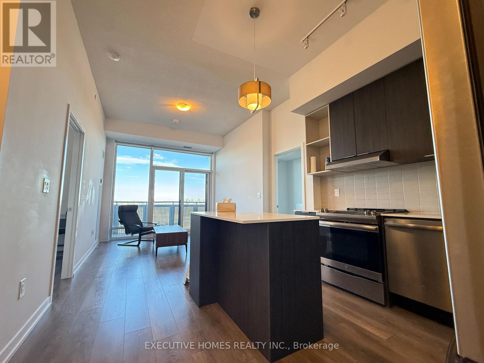 913 - 2520 Eglinton Avenue W, Mississauga, Ontario  L5M 0Y4 - Photo 2 - W12576024