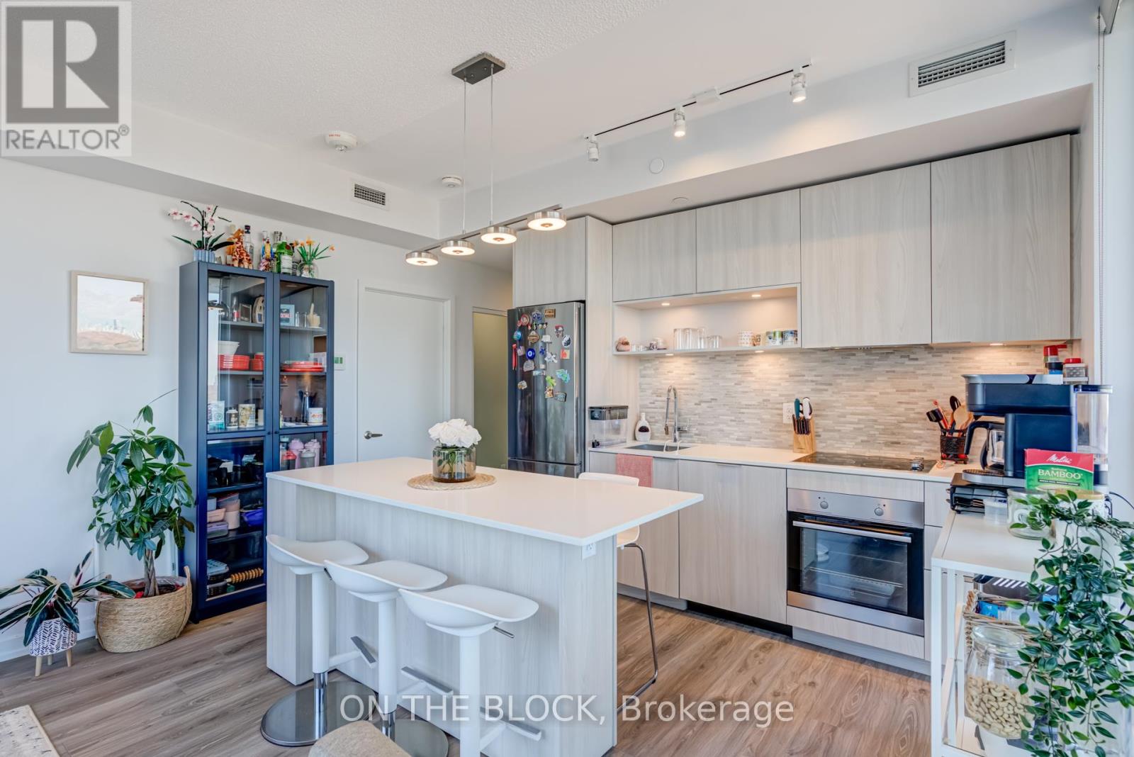 2204 - 20 Tubman Avenue, Toronto, Ontario  M5A 0M8 - Photo 2 - C12576916