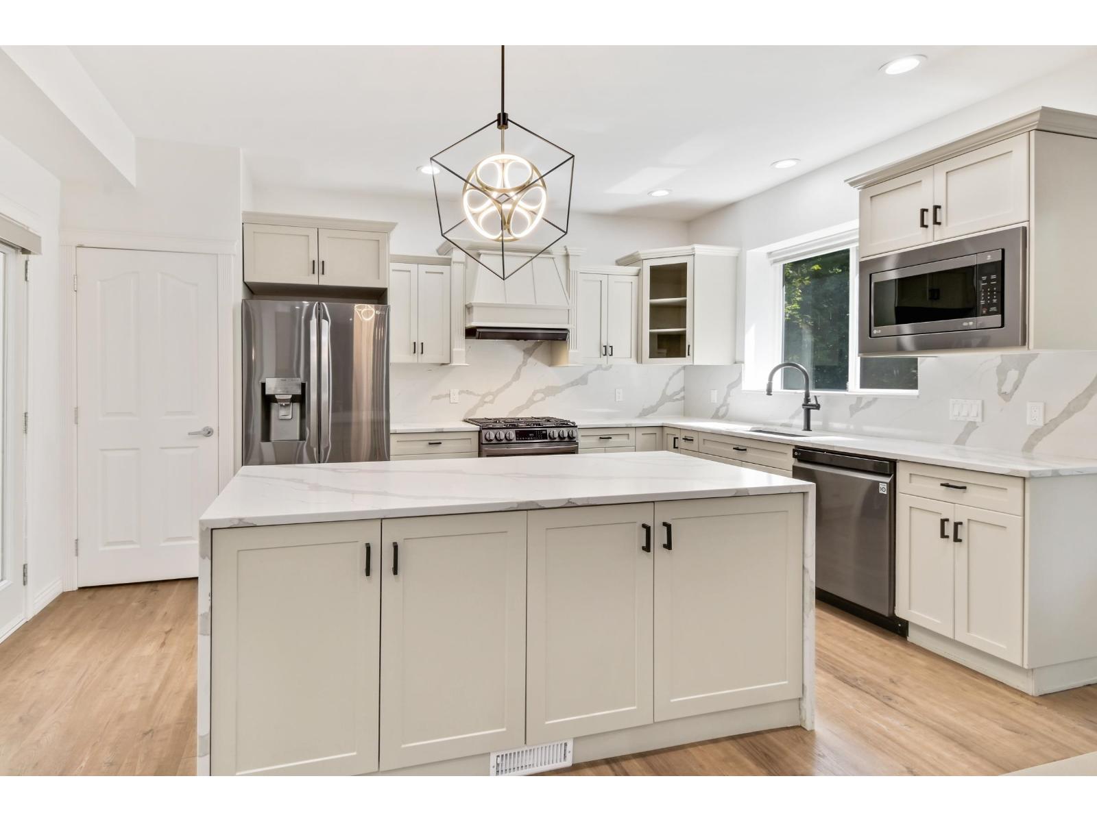 36198 Cascade Ridge Drive, Mission, British Columbia  V2V 7G9 - Photo 8 - R3069888