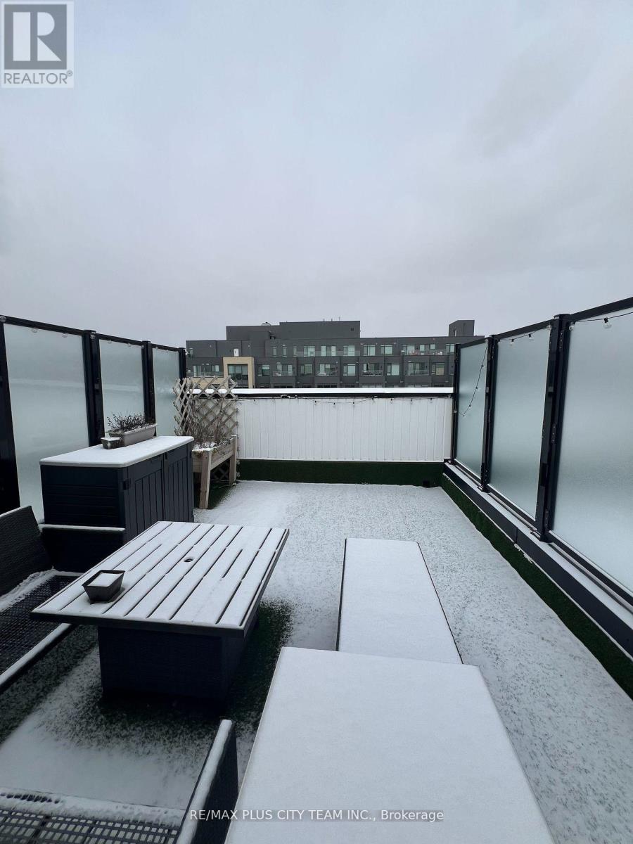 307 - 485 Logan Avenue, Toronto, Ontario  M4M 2P5 - Photo 2 - E12576934