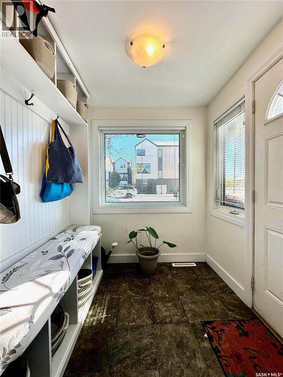 537 F Avenue S, Saskatoon, Saskatchewan  S7M 1T6 - Photo 4 - SK024706