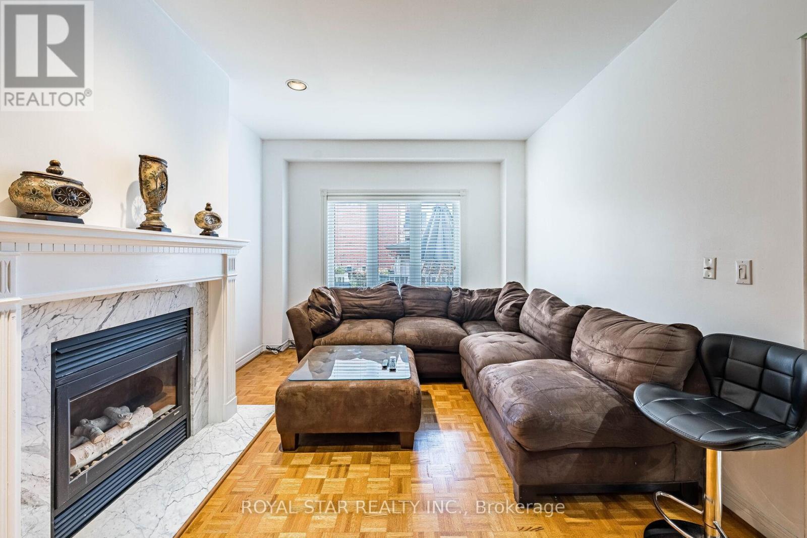 40 Oakdale Road, Vaughan, Ontario  L6A 1J1 - Photo 11 - N12576924