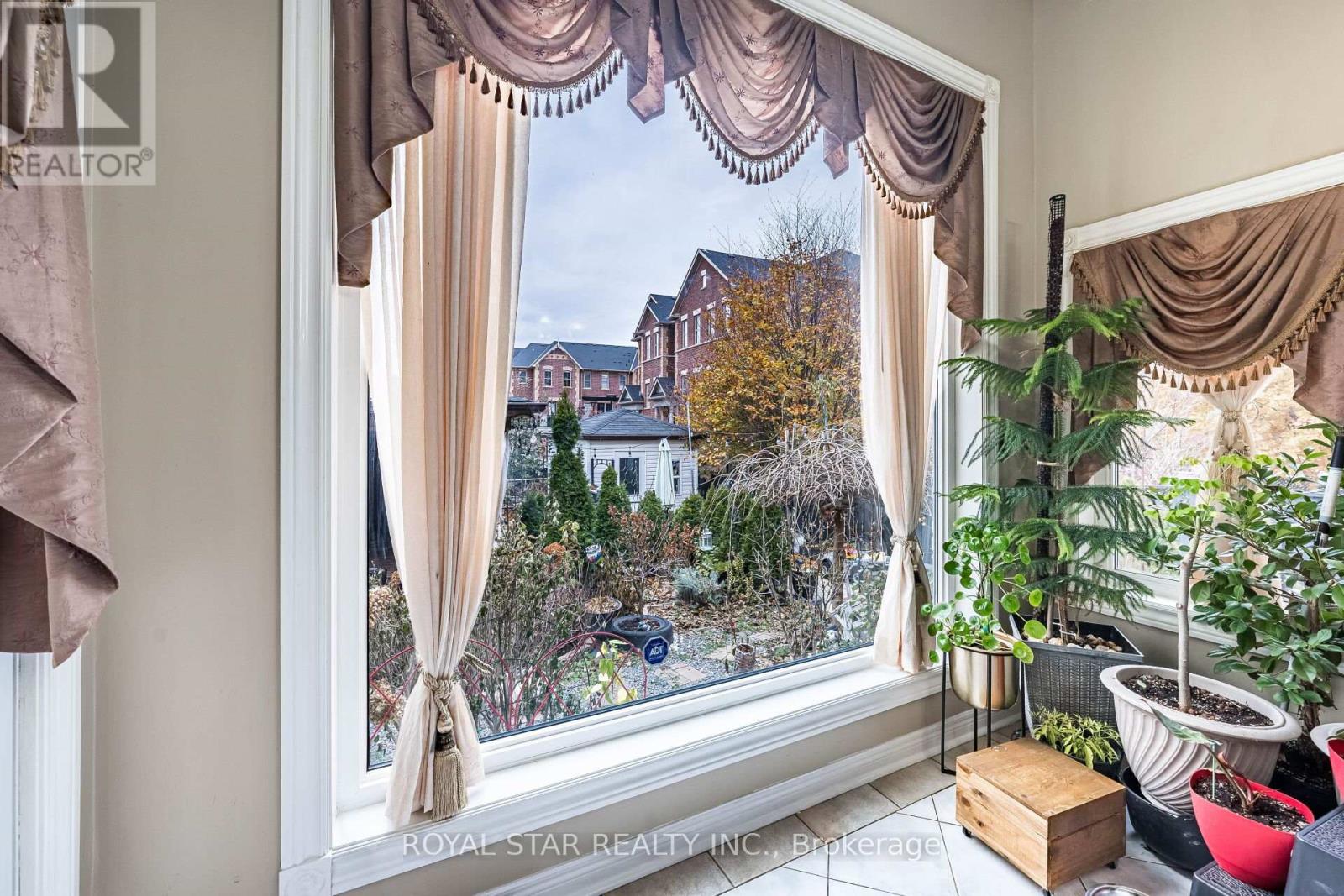 40 Oakdale Road, Vaughan, Ontario  L6A 1J1 - Photo 14 - N12576924