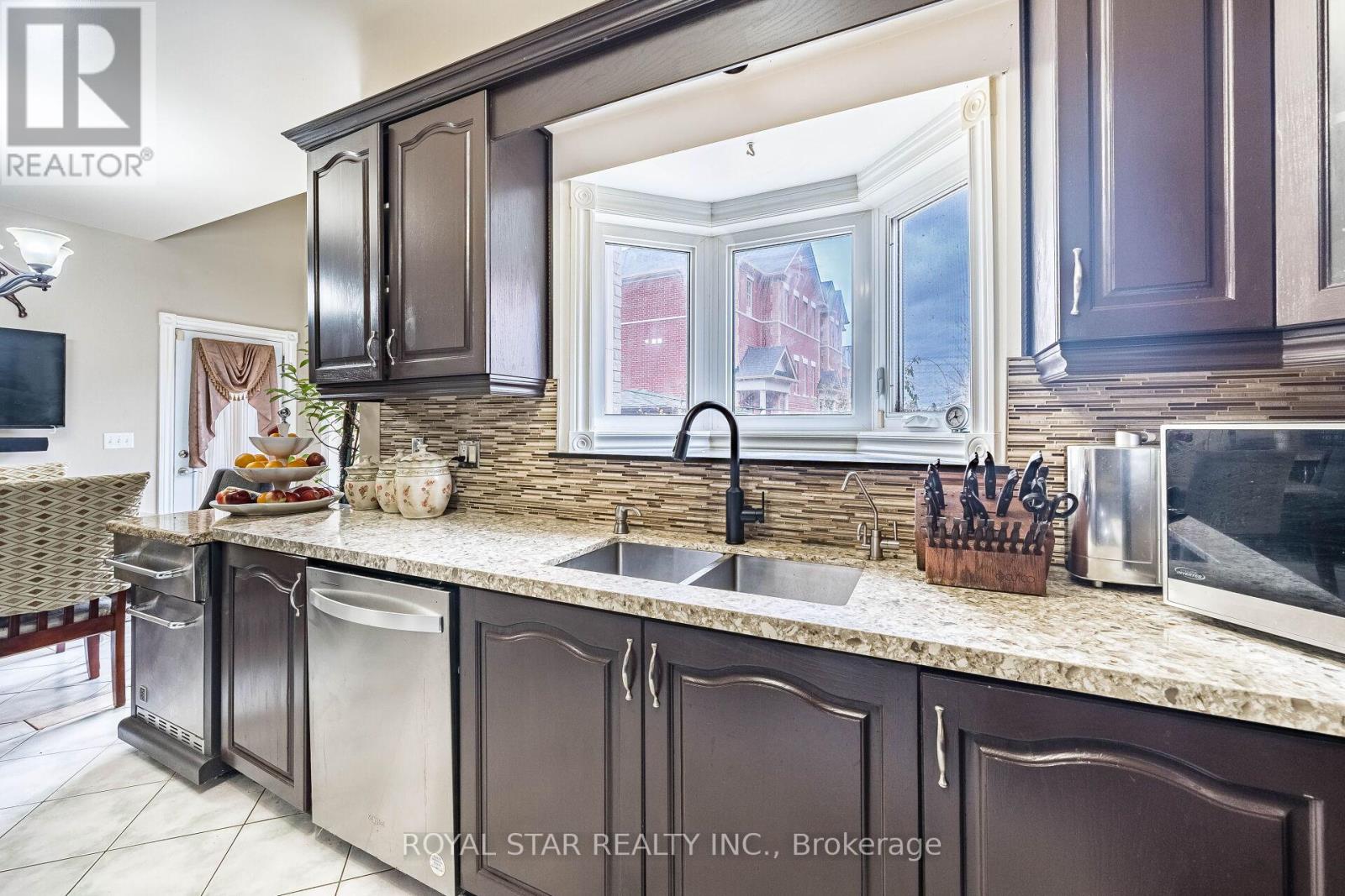 40 Oakdale Road, Vaughan, Ontario  L6A 1J1 - Photo 18 - N12576924