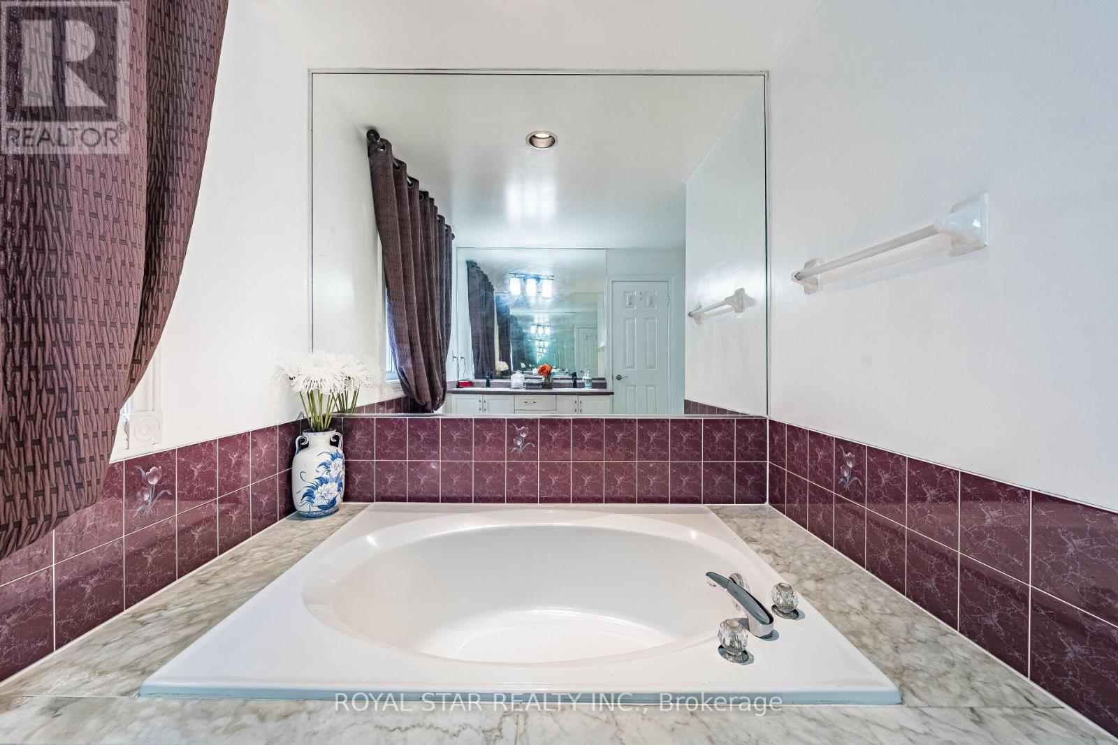 40 Oakdale Road, Vaughan, Ontario  L6A 1J1 - Photo 36 - N12576924