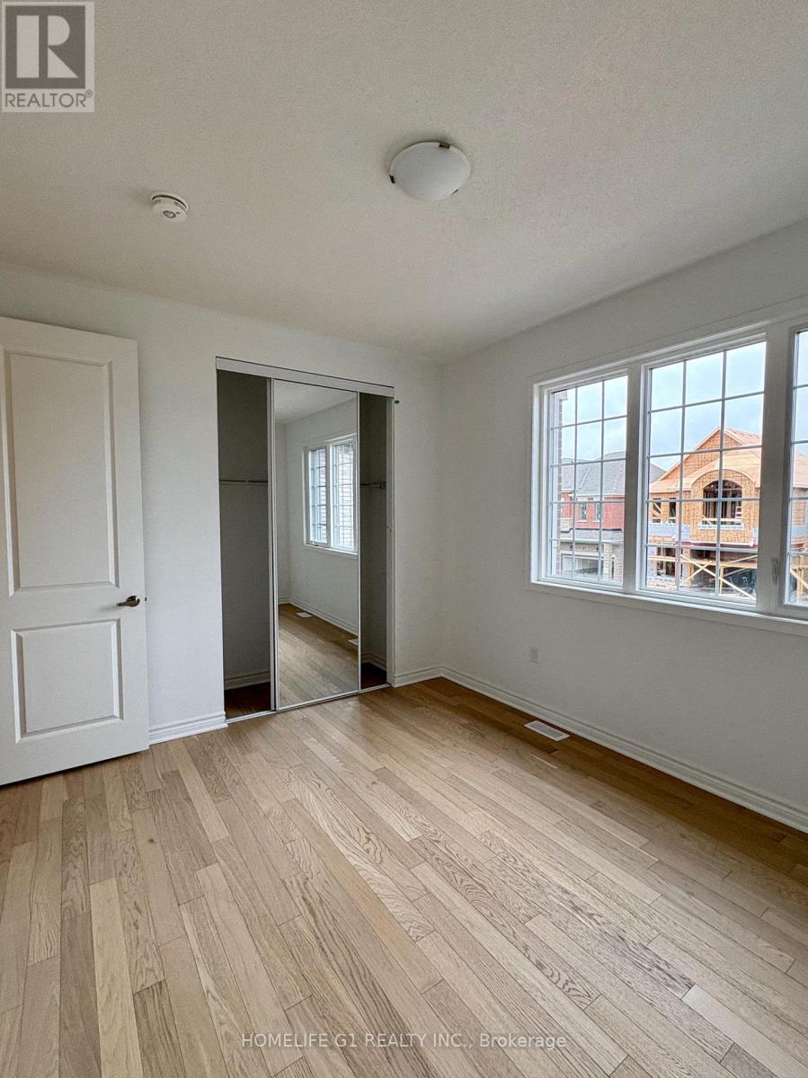 32 Foxley Heights, Barrie, Ontario L9J 0G5 - Photo 10 - S12576930