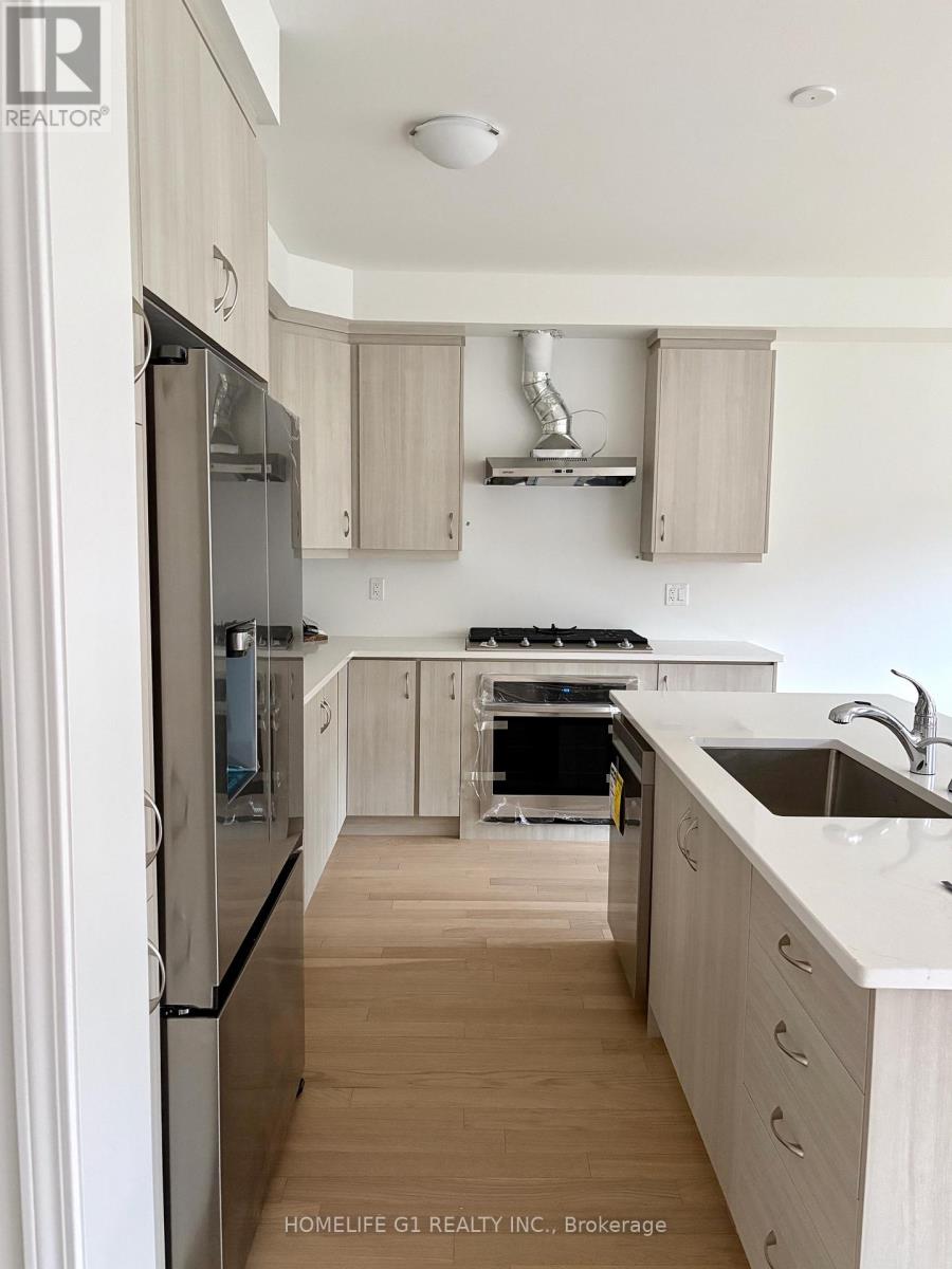 32 Foxley Heights, Barrie, Ontario L9J 0G5 - Photo 2 - S12576930