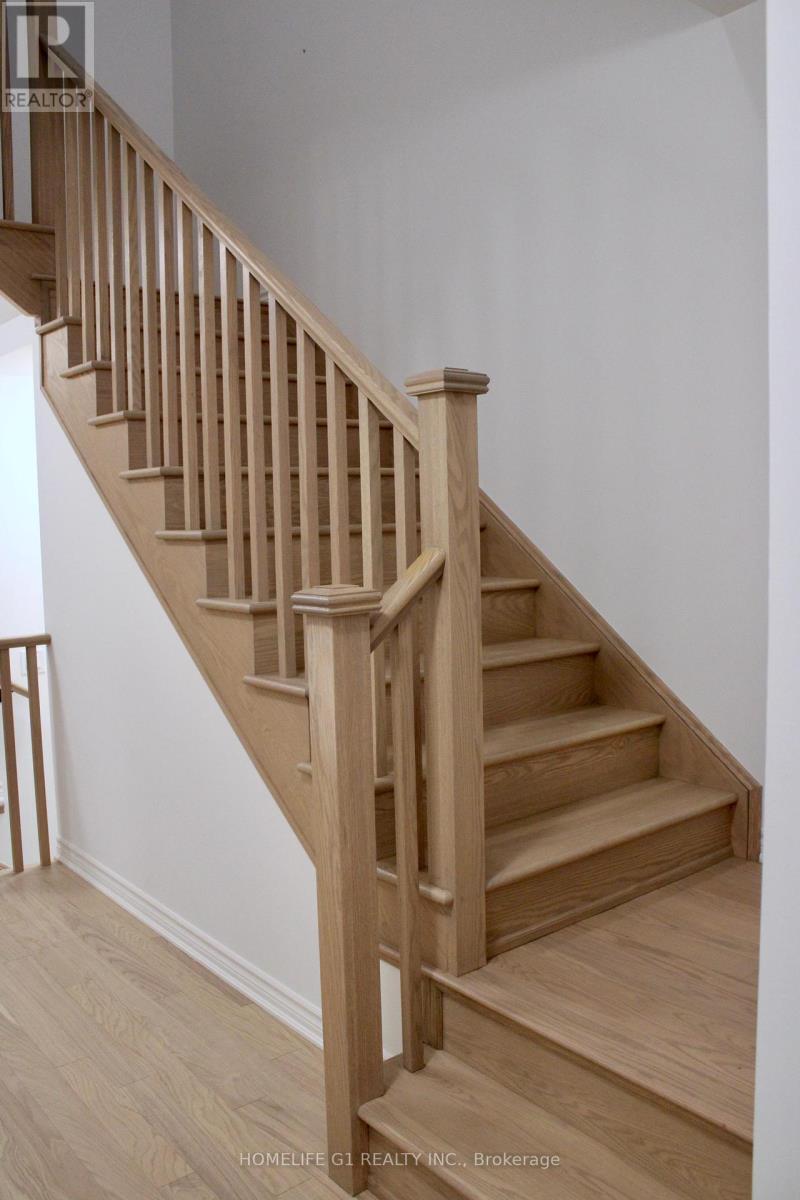 32 Foxley Heights, Barrie, Ontario L9J 0G5 - Photo 5 - S12576930