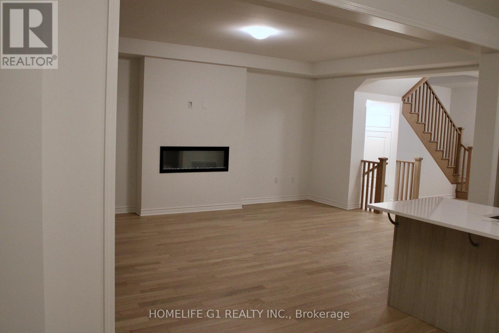 32 Foxley Heights, Barrie, Ontario L9J 0G5 - Photo 6 - S12576930